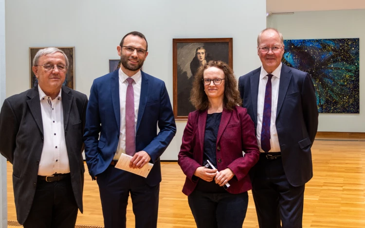 Abbildung: Dr. Michael Mihatsch, Vorstandsvorsitzender der Buchheim Stiftung, Dr. Stephan Dahme, Direktor des Buchheim Museums, Rajka Knipper, stellv. Direktorin und Sammlungsleiterin am Buchheim Museum, Dr. Roland Schwab, Vorstand der Buchheim Stiftung (von links nach rechts)