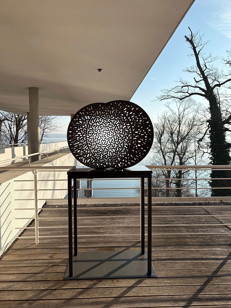 Abbildung: Kubach & Kropp, Stein für das Licht (Doppelrund), 2014 © Kubach & Kropp; Foto: Isabelle Zapp/Buchheim Museum